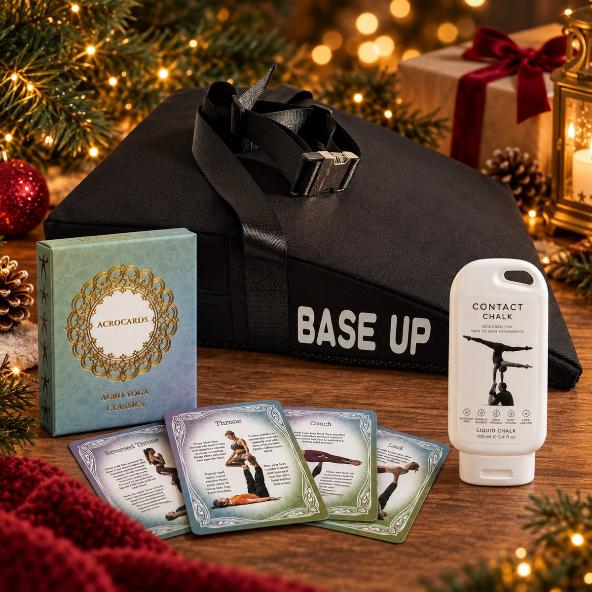 Acro Weihnachtsset: BASE UP Pro Keilkissen in Midnight Black mit AcroCards und Contact Chalk, weihnachtlich arrangiert